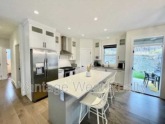2nd image of Forest Edge Dr #1