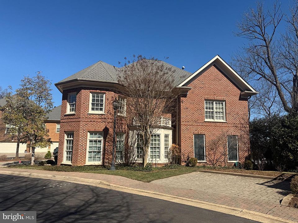 2nd image of 3811 N Randolph Ct
