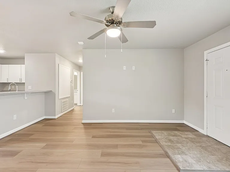 258 Plez Morgan Dr #E — Photo 10