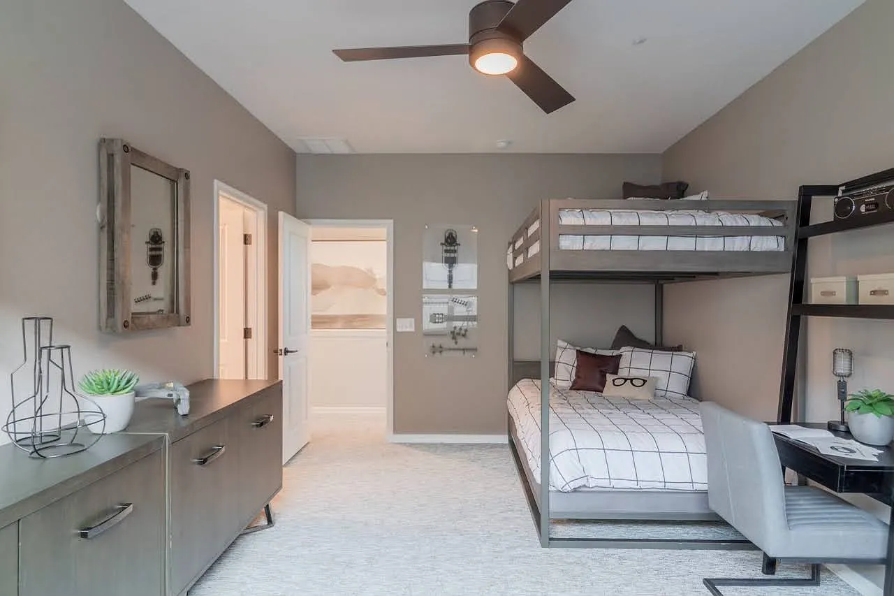 3 bed, 3.5 bath, 2152 sqft, $2,600 — Photo 1