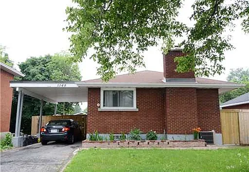 1148 Woodroffe Ave #B