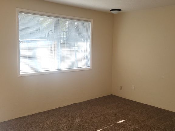 4th image of 2080 Siskiyou Blvd #20
