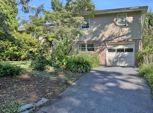 960 Corvair Rd, Lancaster, PA 17601