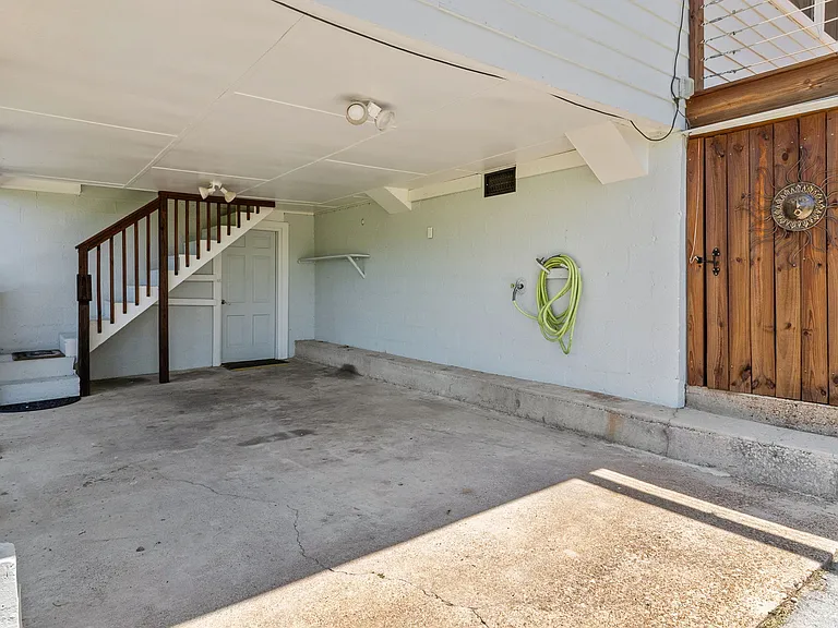 969 Henderson Ave — Photo 46