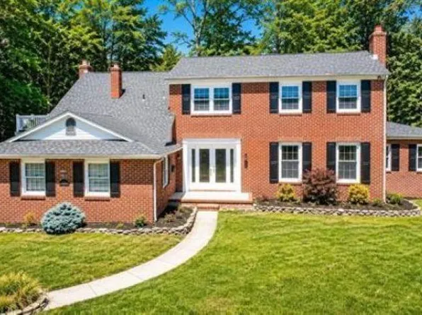 8 Ramble Pl, Turnersville, NJ 08012