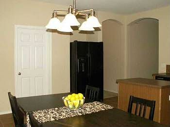3rd image of 109 Pedernales Dr