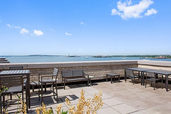 Sold by Up Real Estate Advisors LLC | media 8