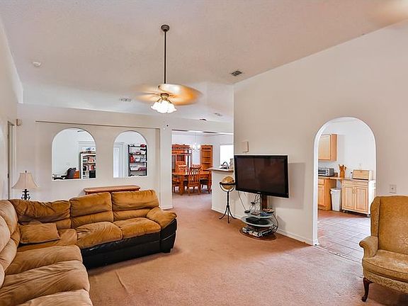 2nd image of 10119 Maronda Dr