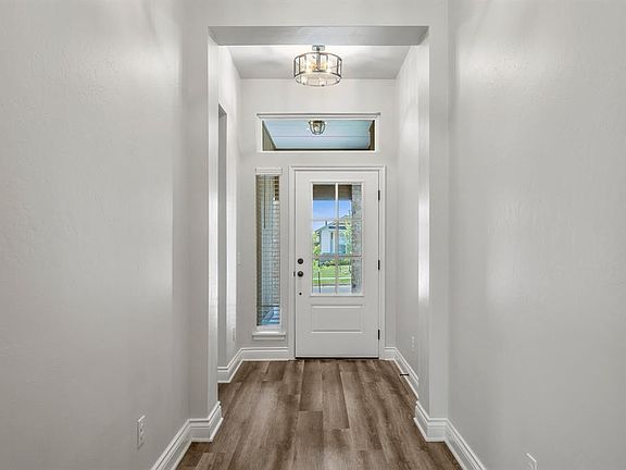 4th image of 408 Irish Ln
