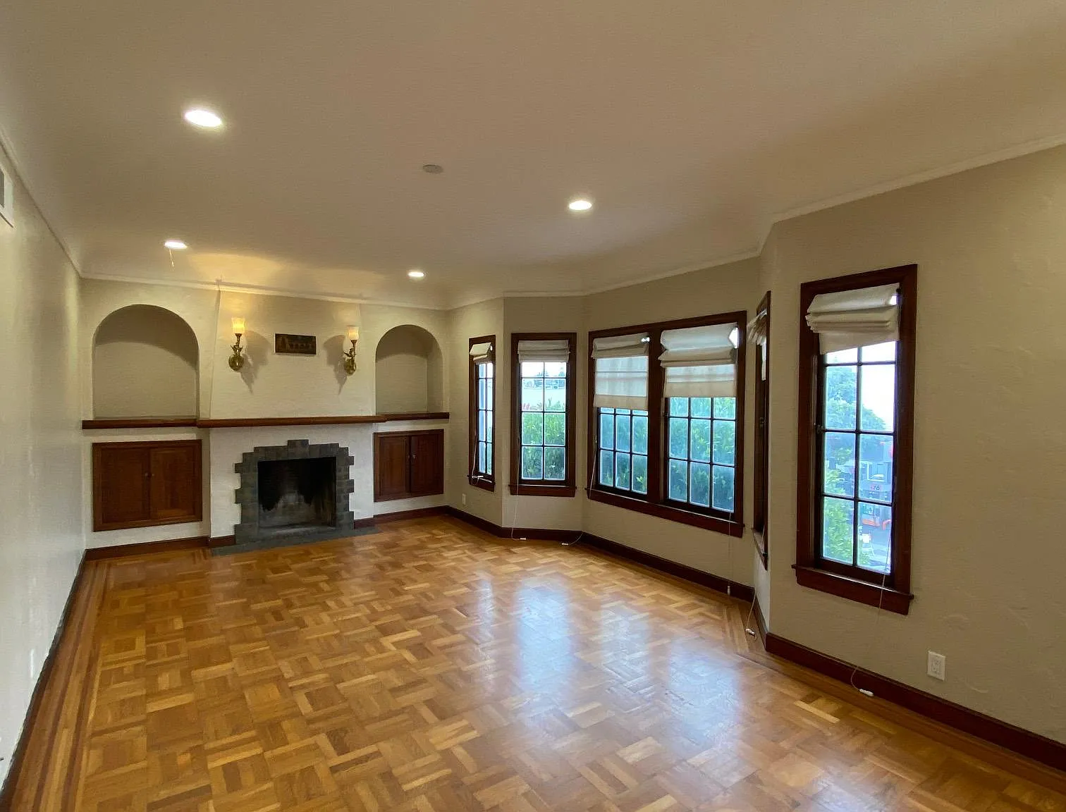 2473 Lombard St — Photo 1