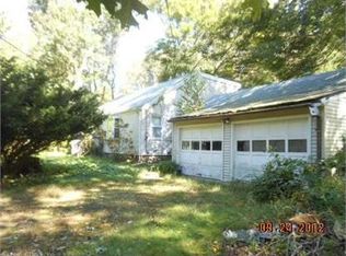 1039 Racebrook Rd, Woodbridge, CT 06525