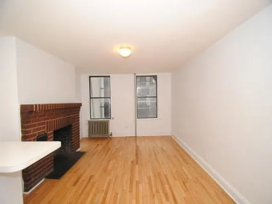 Rented by Buchbinder & Warren | media 17