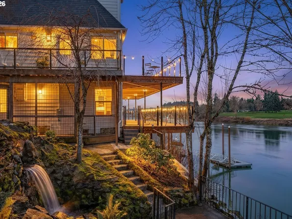 10150 S Riverside Dr, Portland, OR 97219