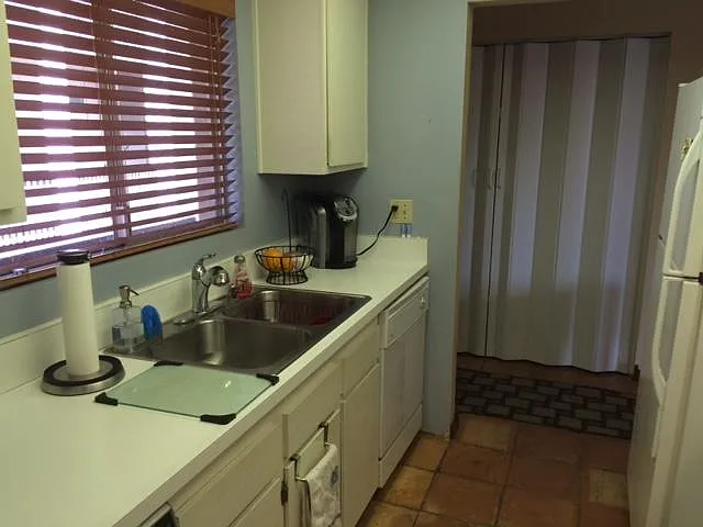 2512 Clairemont Dr #216 — Photo 9