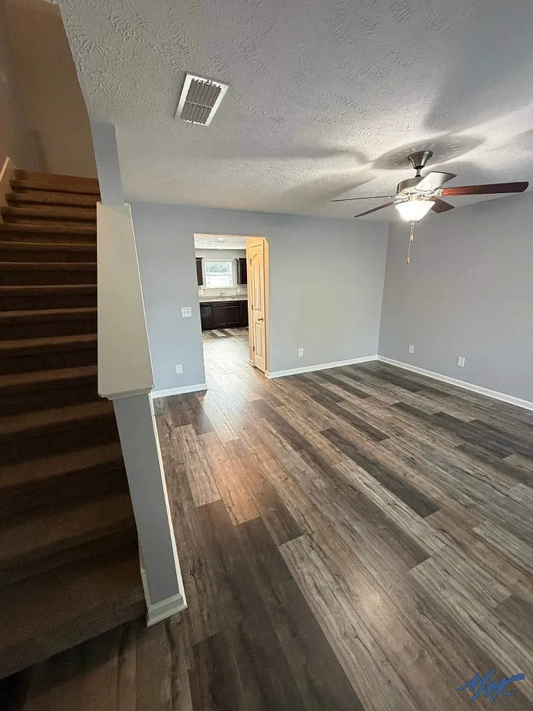 2 bed, 2.5 bath, 1170 sqft, $1,475 — Photo 2