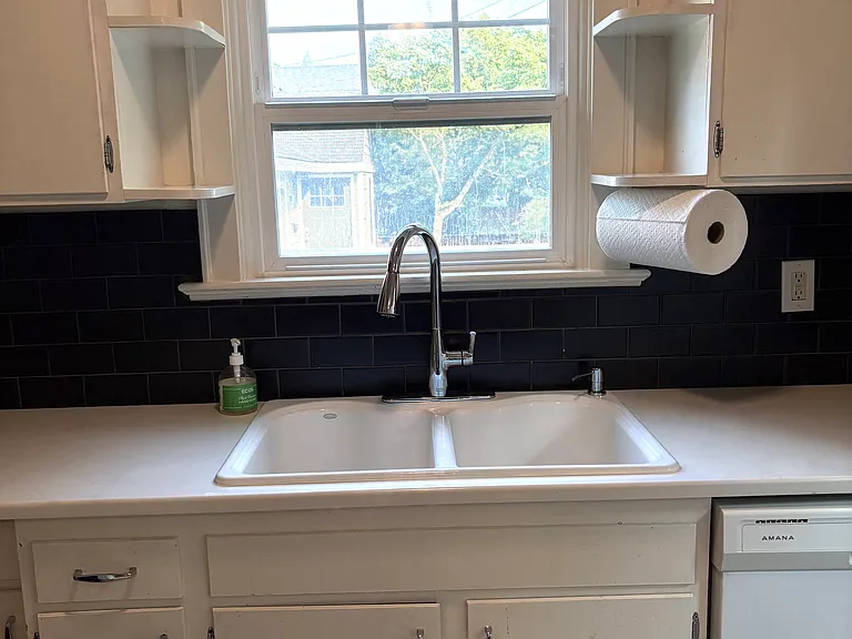 1510 Summer St NE — Photo 7