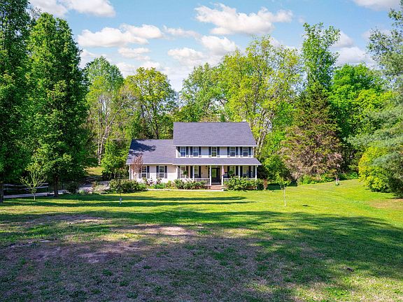 2nd image of 653 Highland Dr