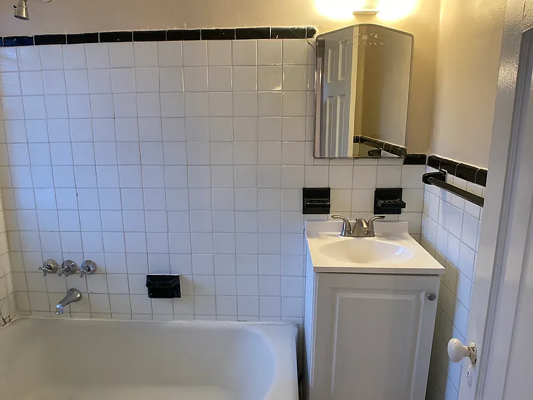 2840 Fairway Dr — Photo 2