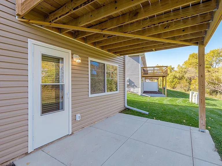 8334 Broken Ridge Dr — Photo 30
