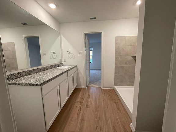 5th image of 1136 Ashwood Dr