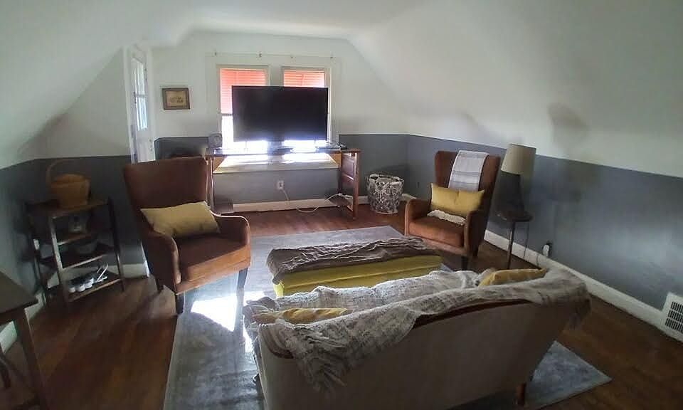 2nd image of 895 Rondel Rd #A