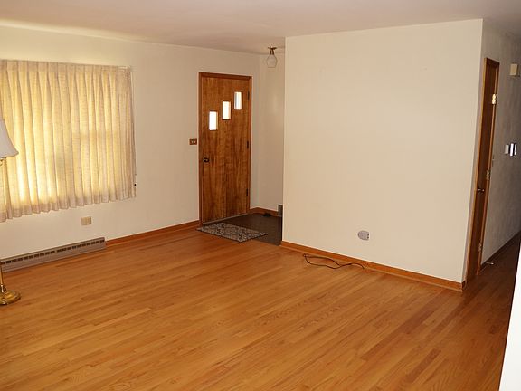 4th image of 2600 Theresa Ave
