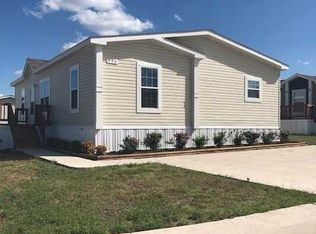 990 Winning Colors Dr, Wilmer, TX 75172