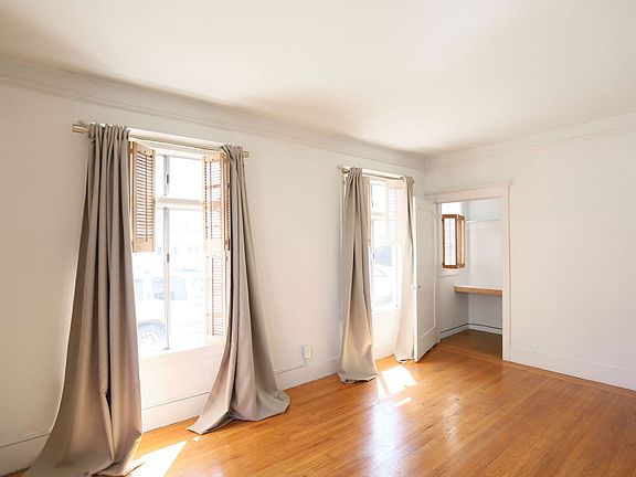 3rd image of 3101 Divisadero St APT 1