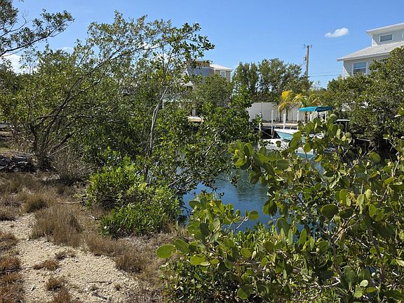 5th image of 838 Loggerhead Ln