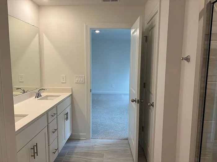 424 Luna Ln — Photo 25