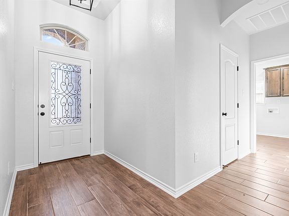 5th image of 805 Dred Roger Cir