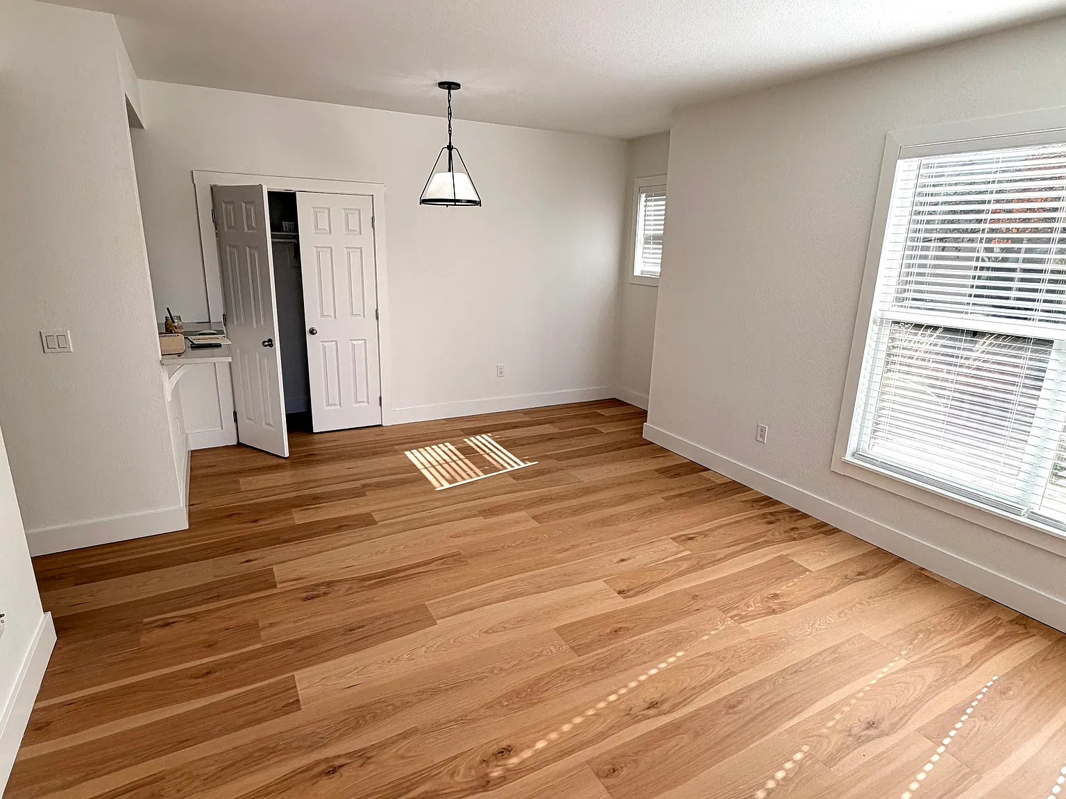 2 bed, 830 sqft, $2,599 — Photo 4