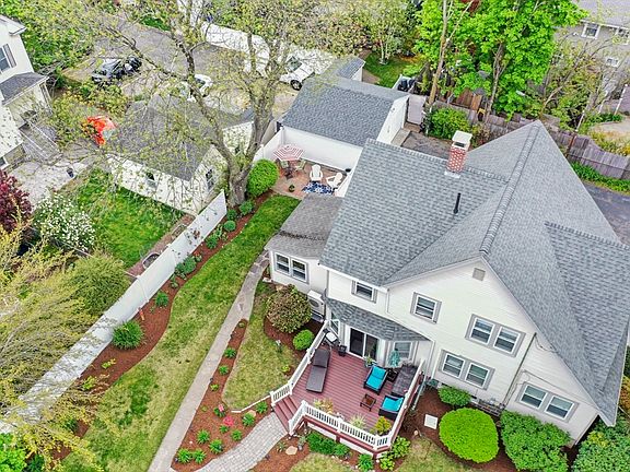 5th image of 300 Billings St