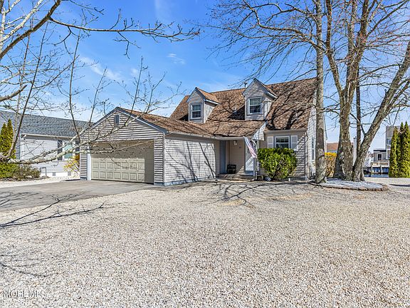 2nd image of 94 Moorage Avenue