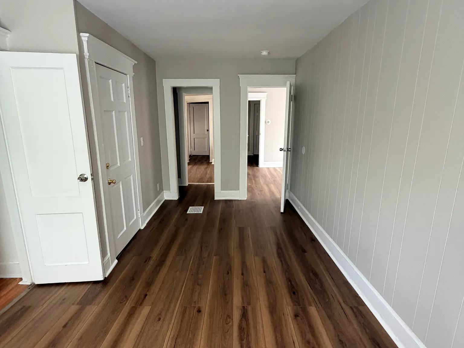 21 Sheffield Ave — Photo 2