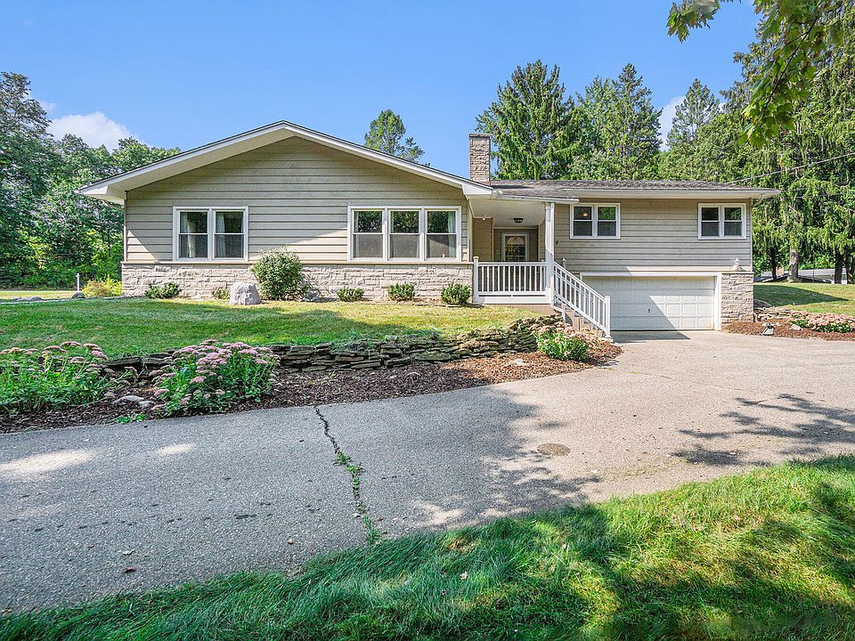 1st image of 122 Harriet Ln