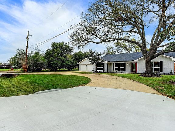 3rd image of 3519 Robinson Dr