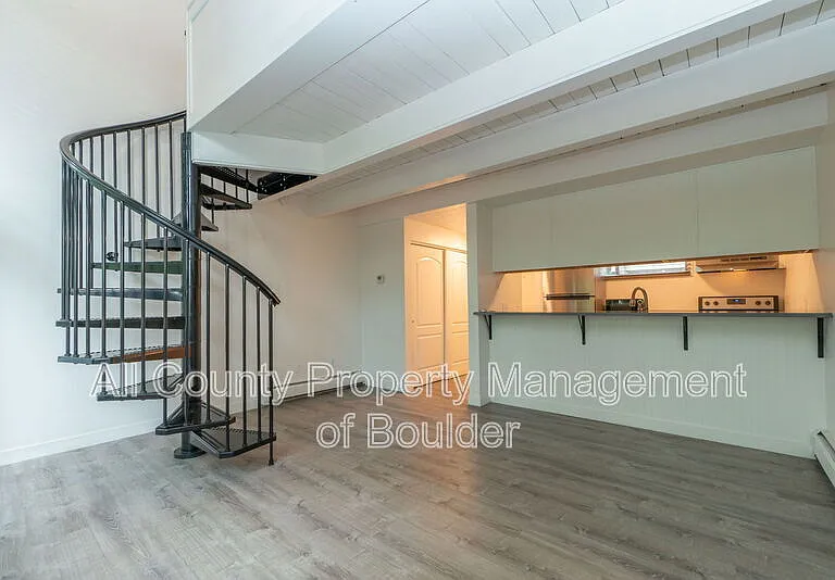 1842 Canyon Blvd #205 — Photo 2