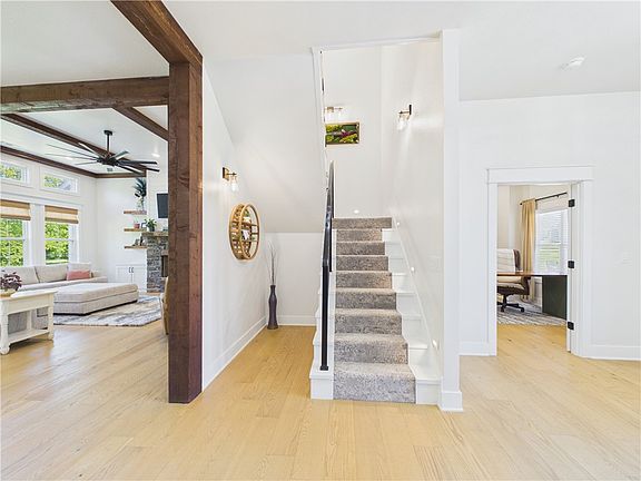 5th image of 4105 Rolling Meadows Dr