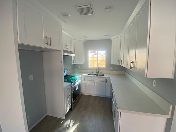 4th image of 3214 Mary Ann St #A