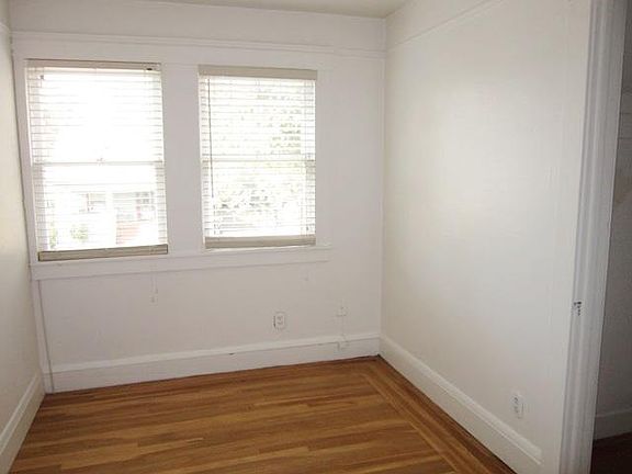 2nd image of 832 W Vine St