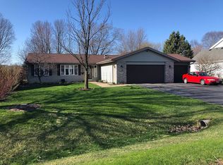 886 Brandy Bend Rd, Roscoe, IL 61073