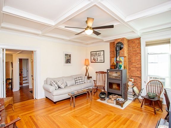 5th image of 31 E Main St