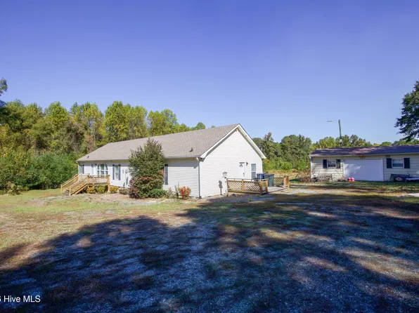 1181 Lobelia Road, Vass, NC 28394
