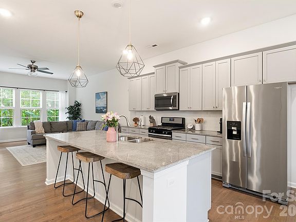 5th image of 9320 Ainslie Downs St