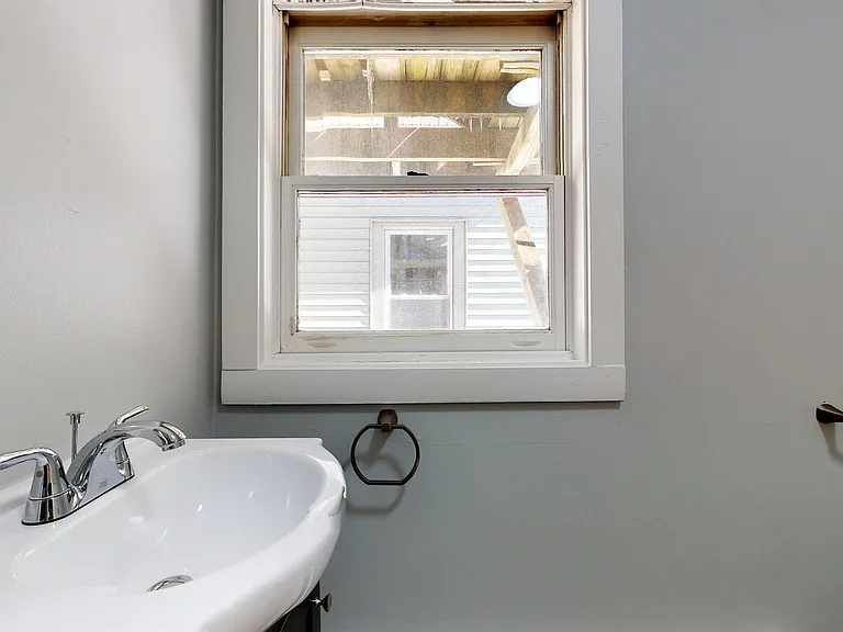 45 Pleasant St #D — Photo 19