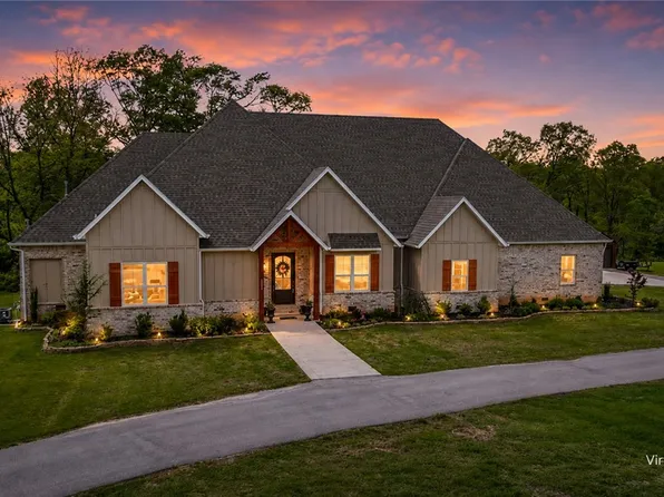 2880 Peck Rd, Pea Ridge, AR 72751