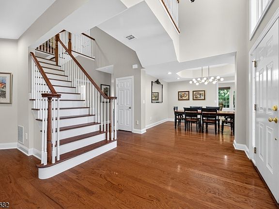 2nd image of 10 Camlet Ct