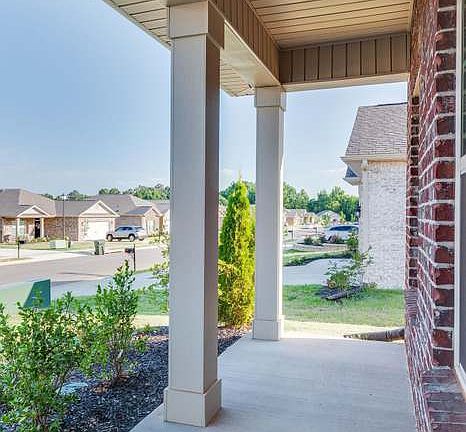 3rd image of 232 Lakewater Cir