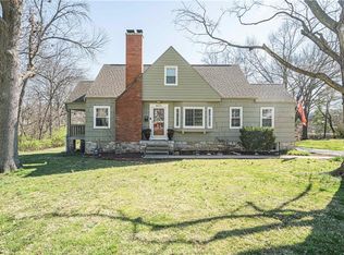 8511 W 64th Ter, Overland Park, KS 66202
